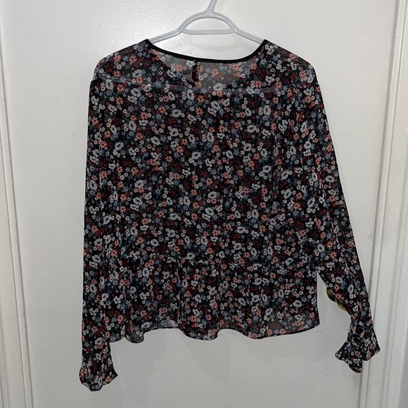 Peplum Floral Blouse - Picture 4 of 4